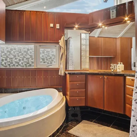 In With Wifi Semesterbostad *